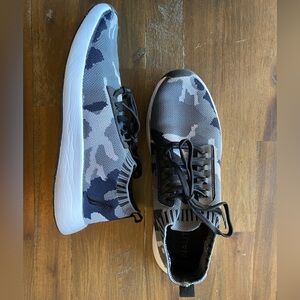 Nautica - Women’s Knit Tennis Shoe, Gray & Black Camo Print - Size 8.5